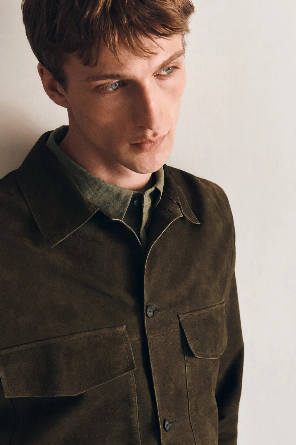 TRUCKERJACKE AUS VELOURSLEDER