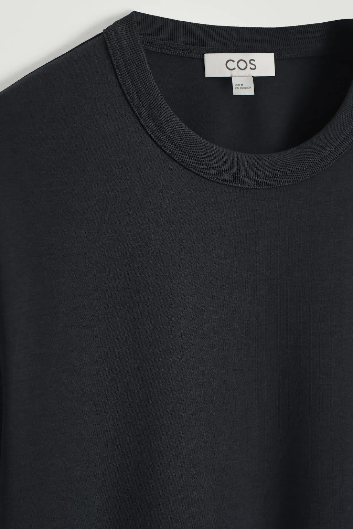 T-SHIRT AUS BAUMWOLLE MIT RUNDHALSAUSSCHNITT