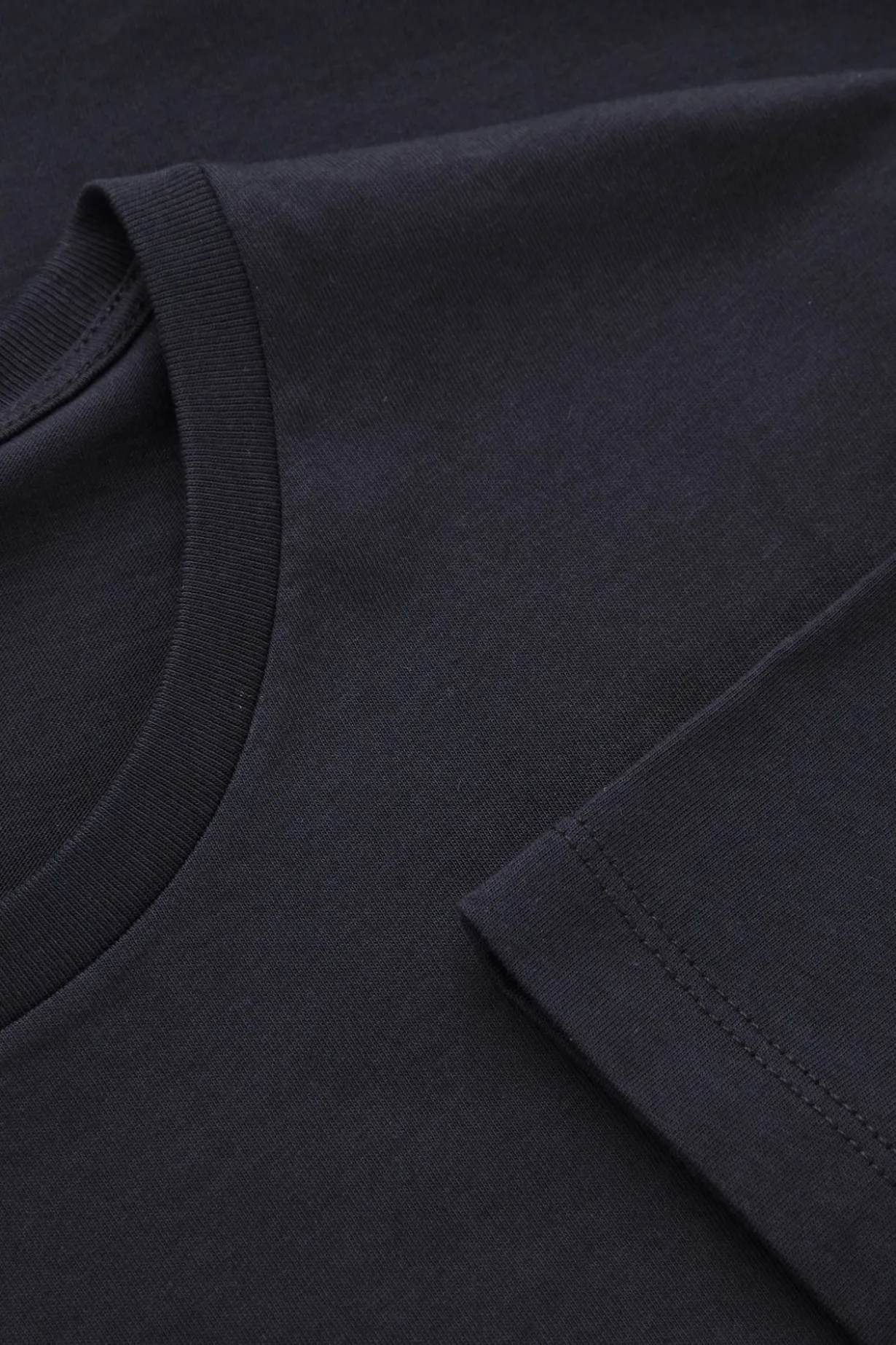 T-SHIRT AUS BAUMWOLLE MIT NORMALER PASSFORM