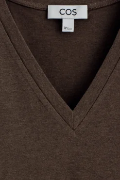 T-SHIRT AUS BAUMWOLLE MIT V-AUSSCHNITT