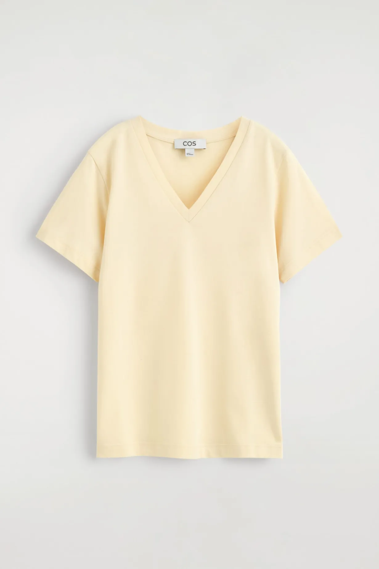T-SHIRT AUS BAUMWOLLE MIT V-AUSSCHNITT
