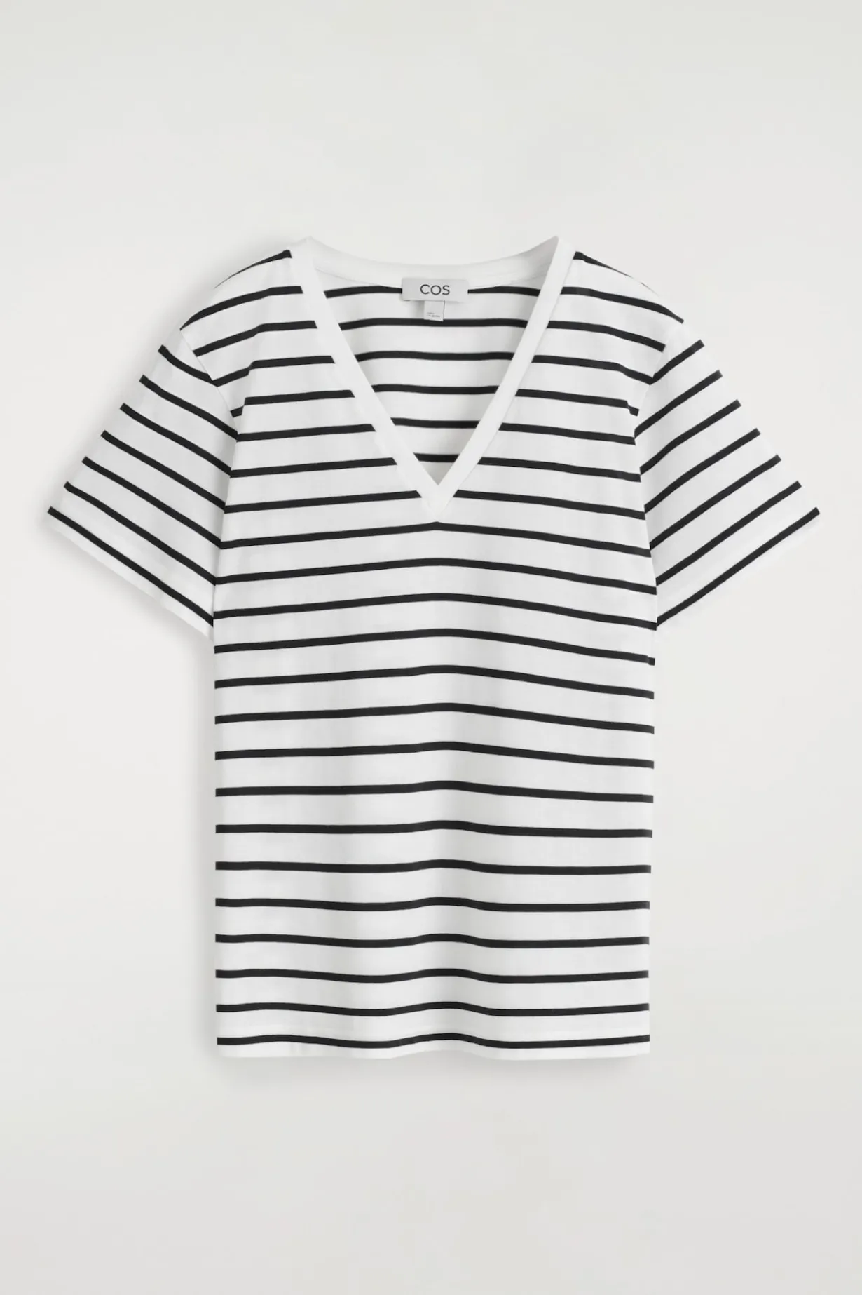 T-SHIRT AUS BAUMWOLLE MIT V-AUSSCHNITT