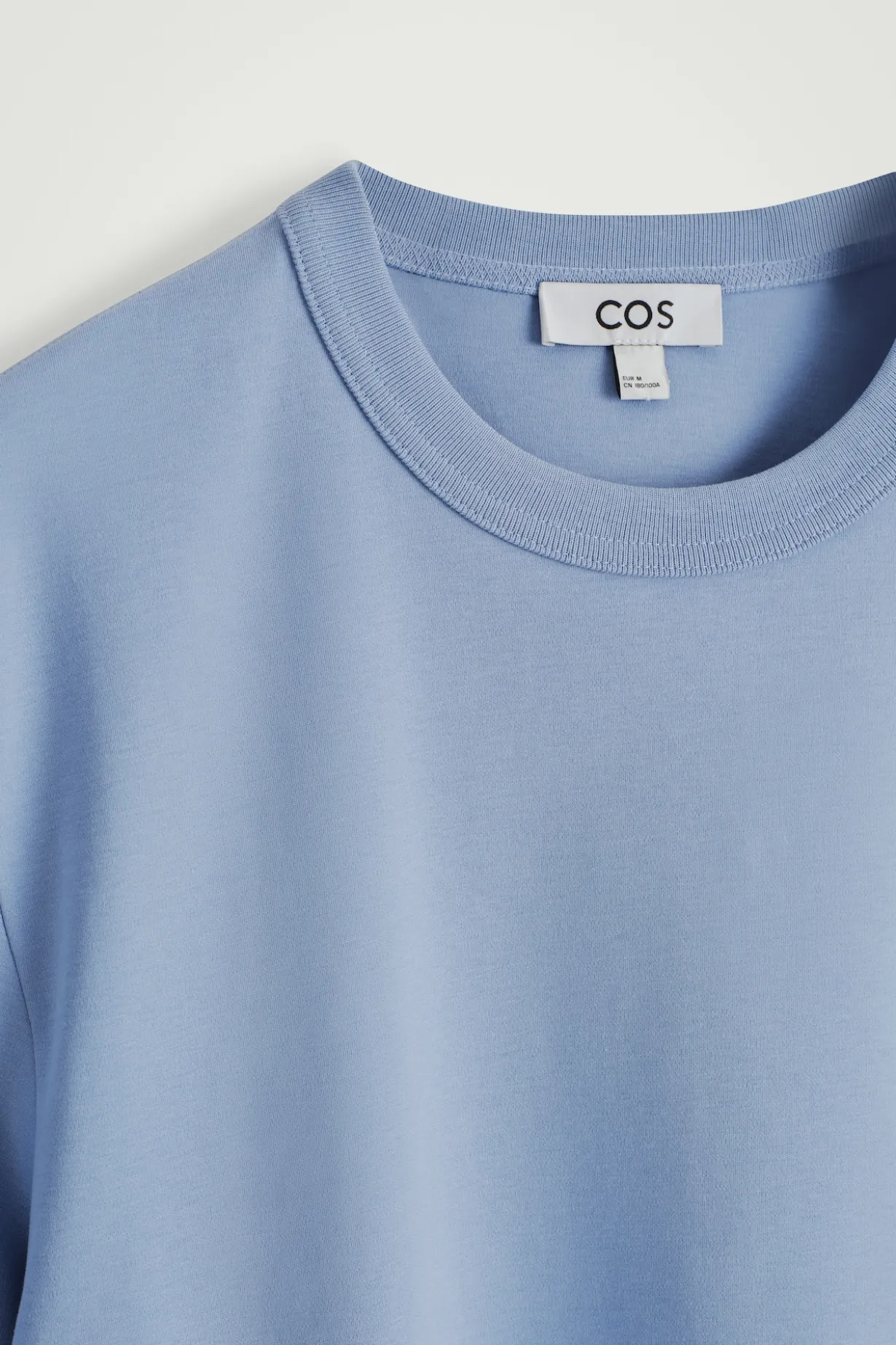 T-SHIRT AUS BAUMWOLLE MIT RUNDHALSAUSSCHNITT