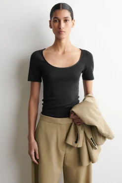 T-SHIRT AUS BAUMWOLLJERSEY MIT SATIN-VERZIERUNG