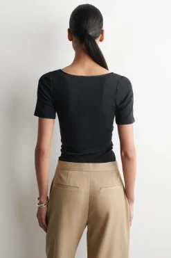T-SHIRT AUS BAUMWOLLJERSEY MIT SATIN-VERZIERUNG