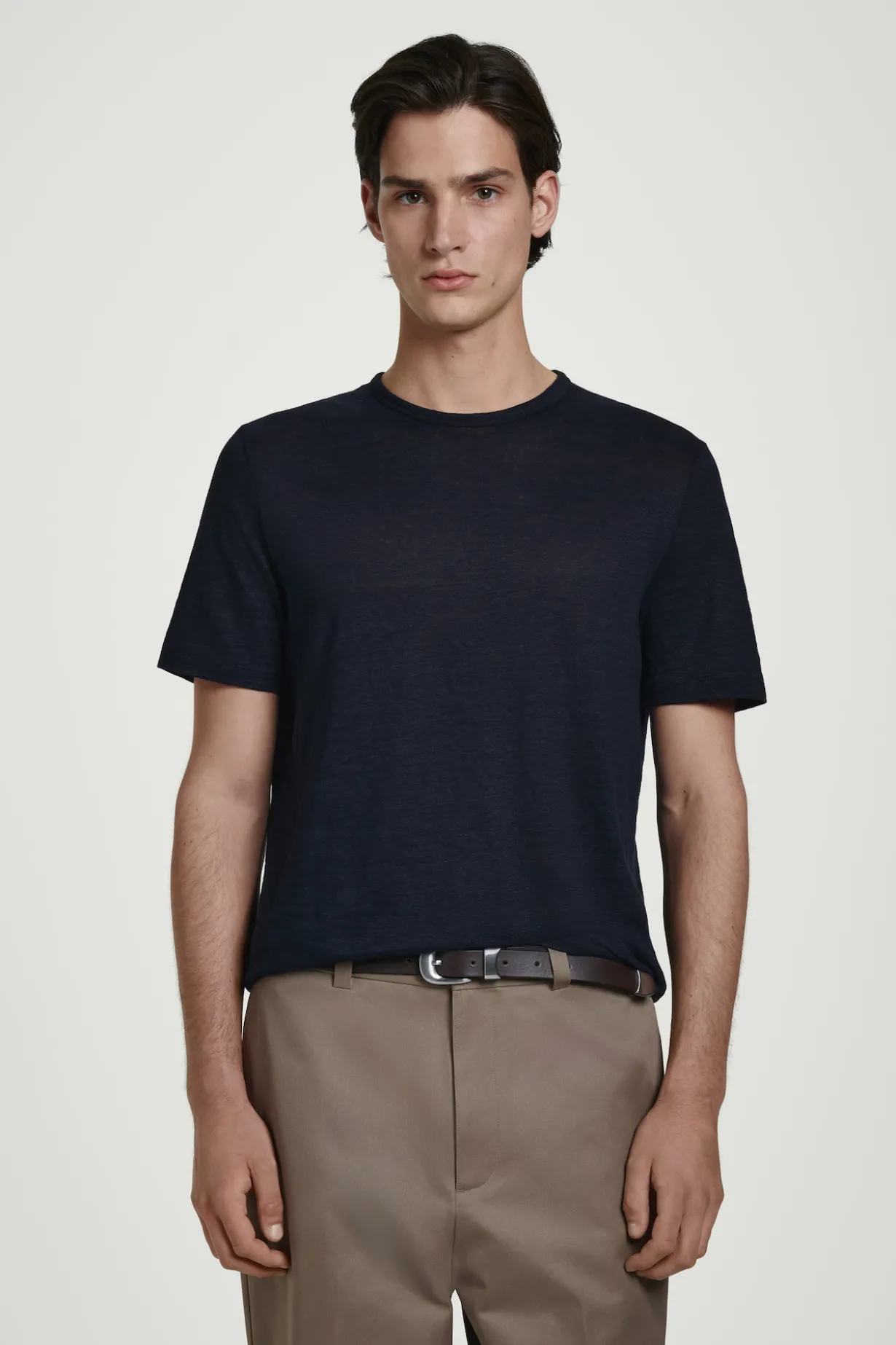 T-SHIRT AUS LEINEN
