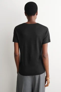 T-SHIRT AUS LEINEN MIT V-AUSSCHNITT
