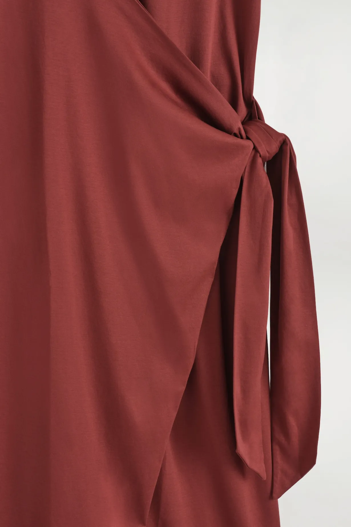 T-SHIRT-KLEID MIT WICKELFRONT