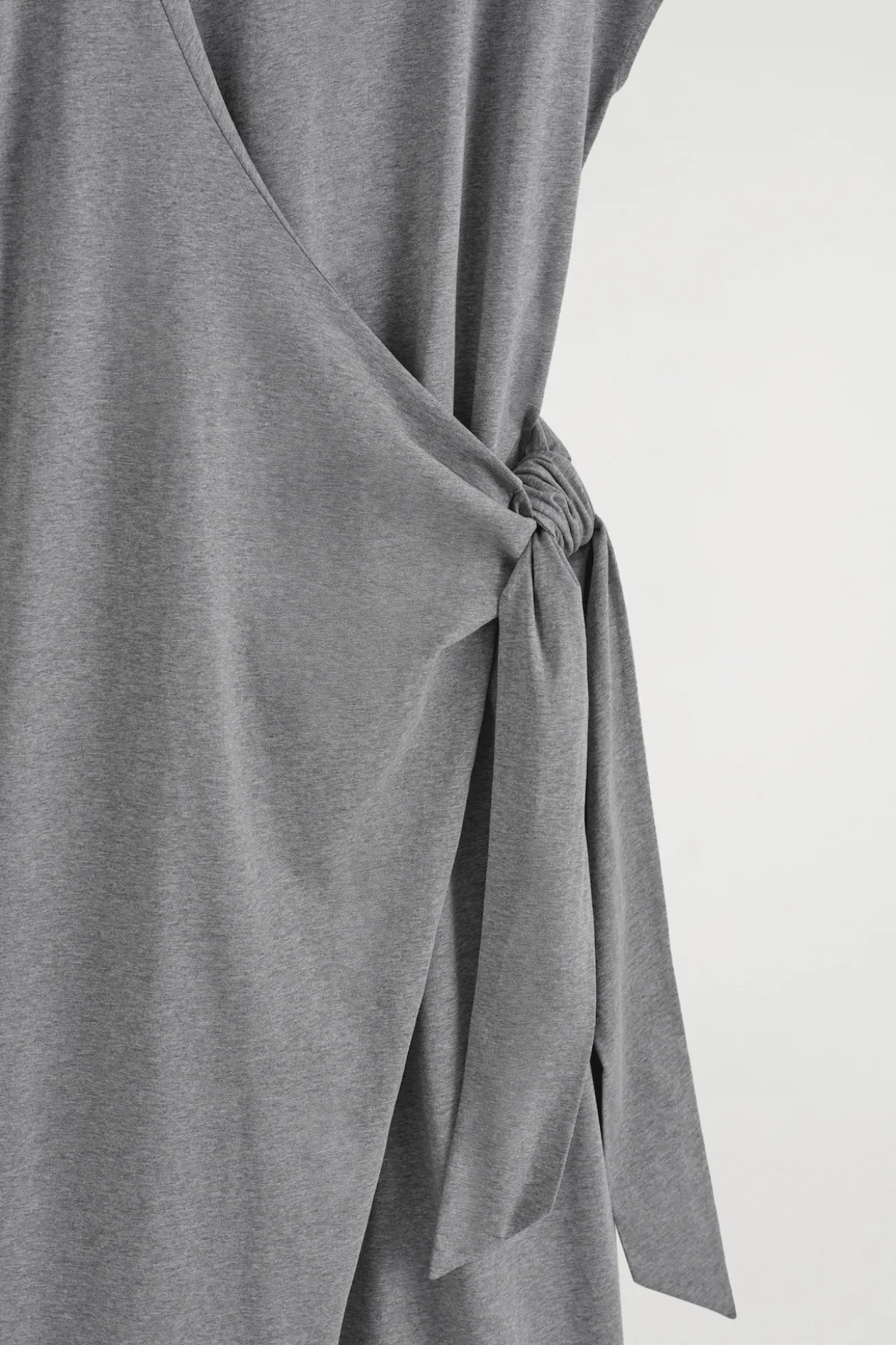 T-SHIRT-KLEID MIT WICKELFRONT