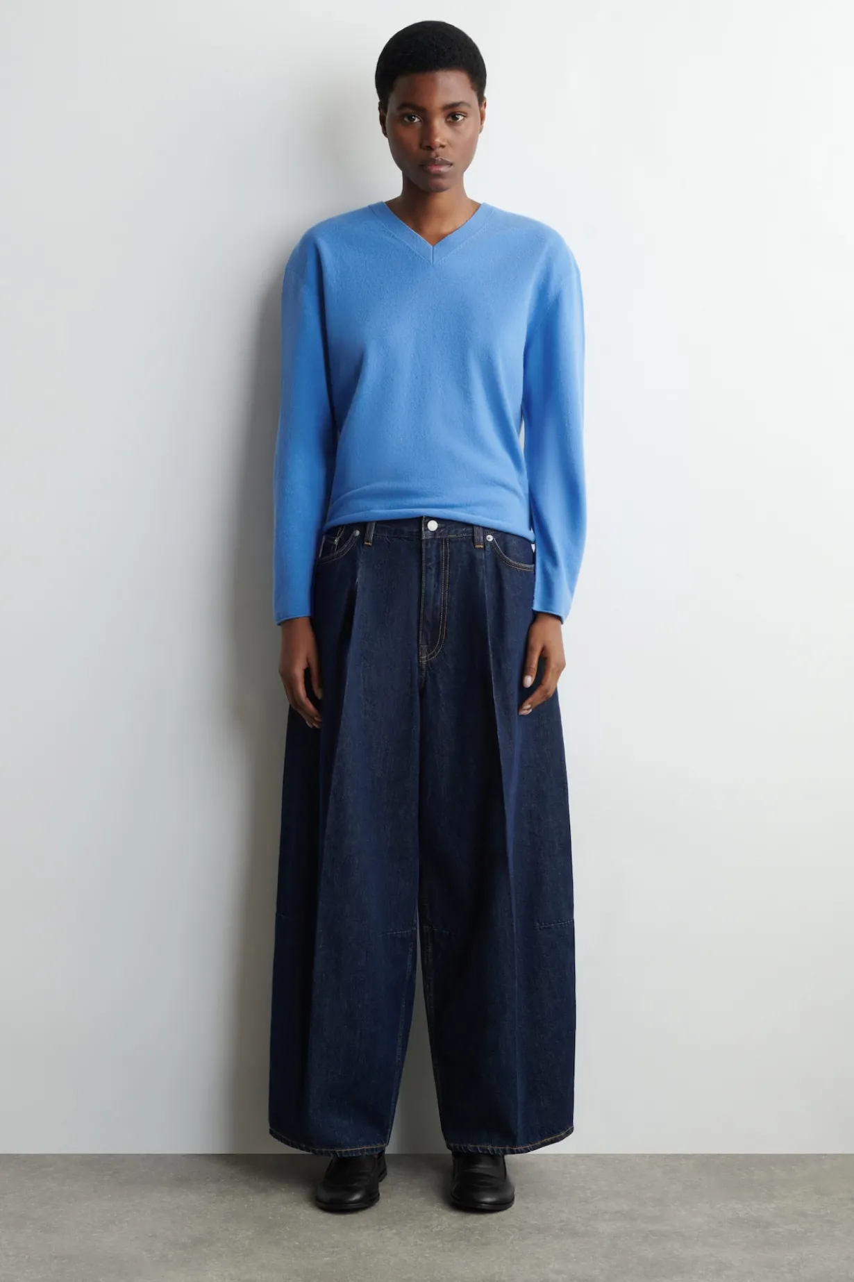 TWINE JEANS MIT BARREL-BEIN