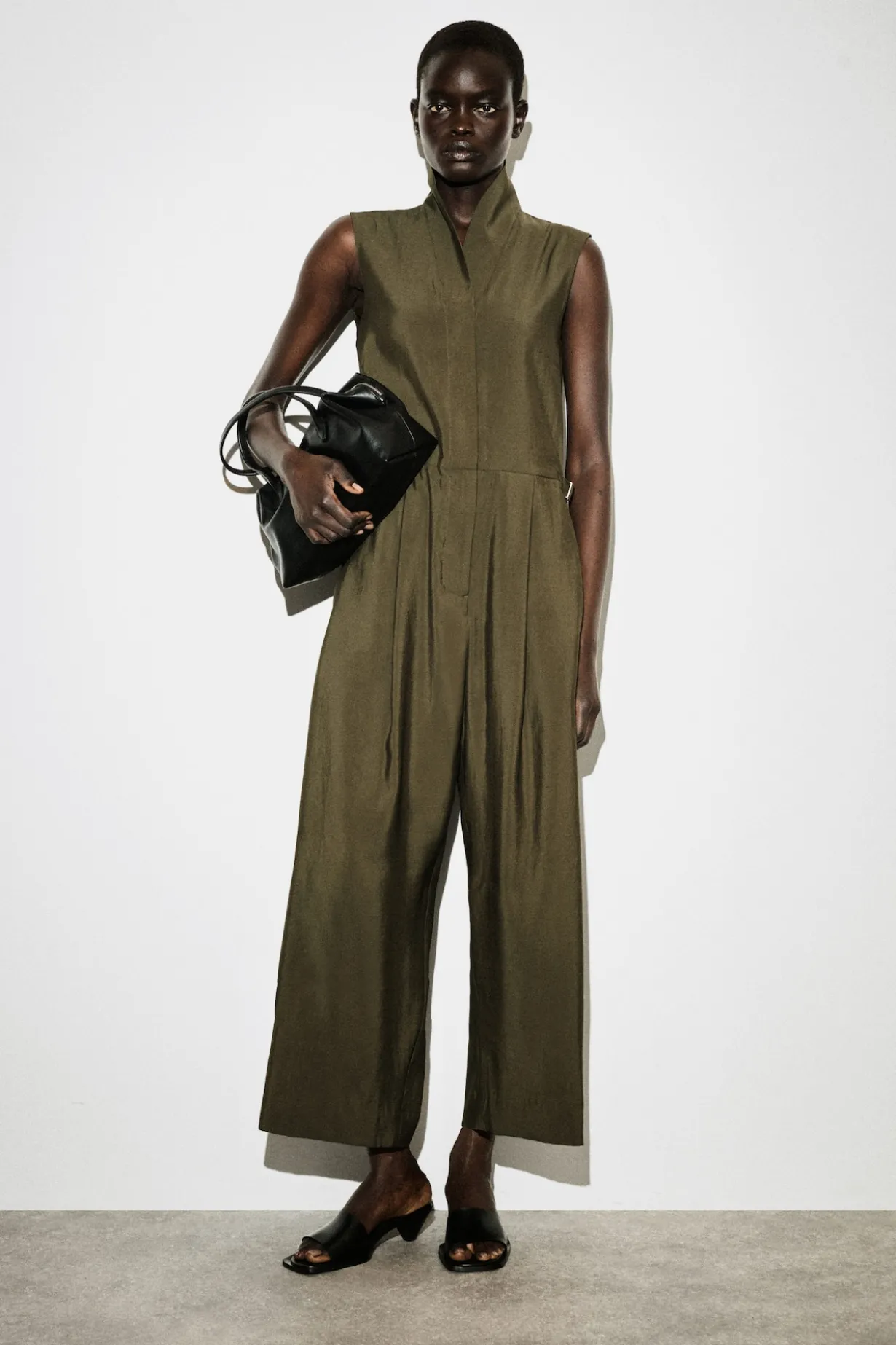 UTILITY-JUMPSUIT MIT SCHALKRAGEN
