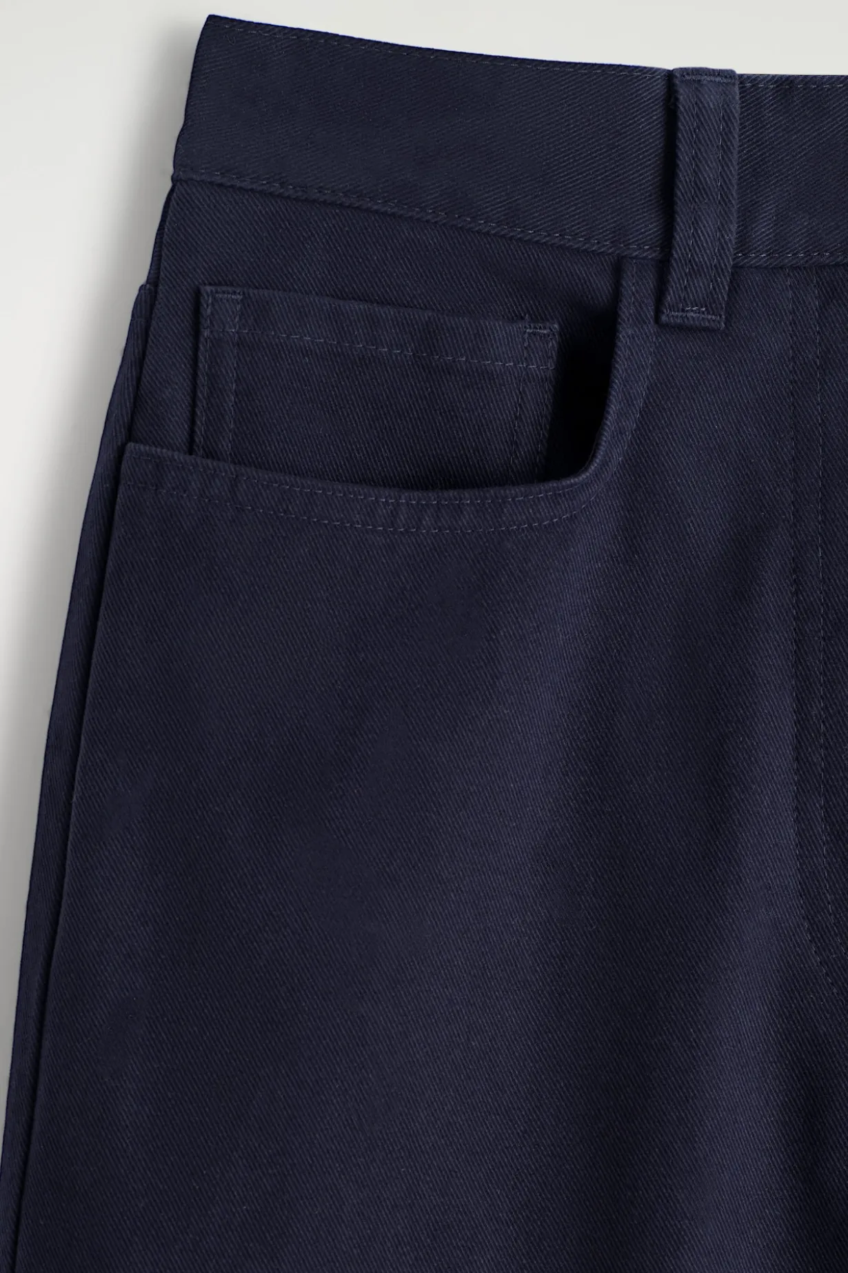 VERKÜRZTE HOSE AUS BAUMWOLLE MIT WEITEM BEIN