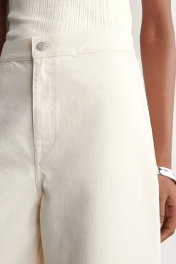 VERKÜRZTE HOSE AUS DENIM MIT WEITEM BEIN