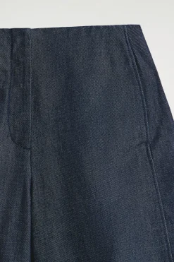 VERKÜRZTE HOSE AUS RAW DENIM MIT BARREL-BEIN