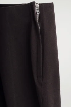 VERKÜRZTE HOSE MIT SCHMALEM BEIN