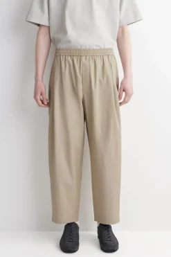 VERKÜRZTE HOSE MIT WEITEM BEIN