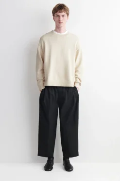 VERKÜRZTE HOSE MIT WEITEM BEIN