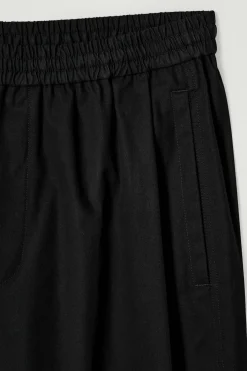 VERKÜRZTE HOSE MIT WEITEM BEIN
