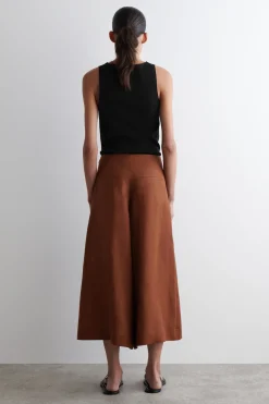 VERKÜRZTE LEINENHOSE MIT WEITEM BEIN
