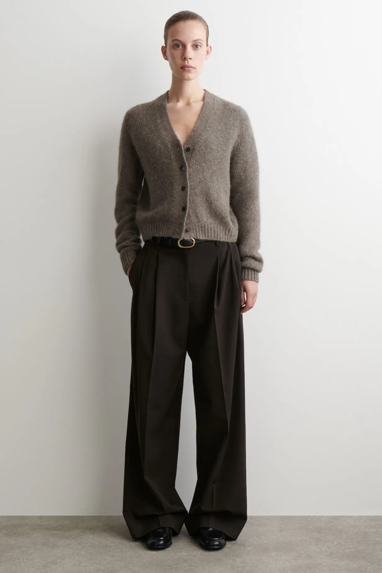 VERKÜRZTE STRICKJACKE AUS ALPAKA-MIX