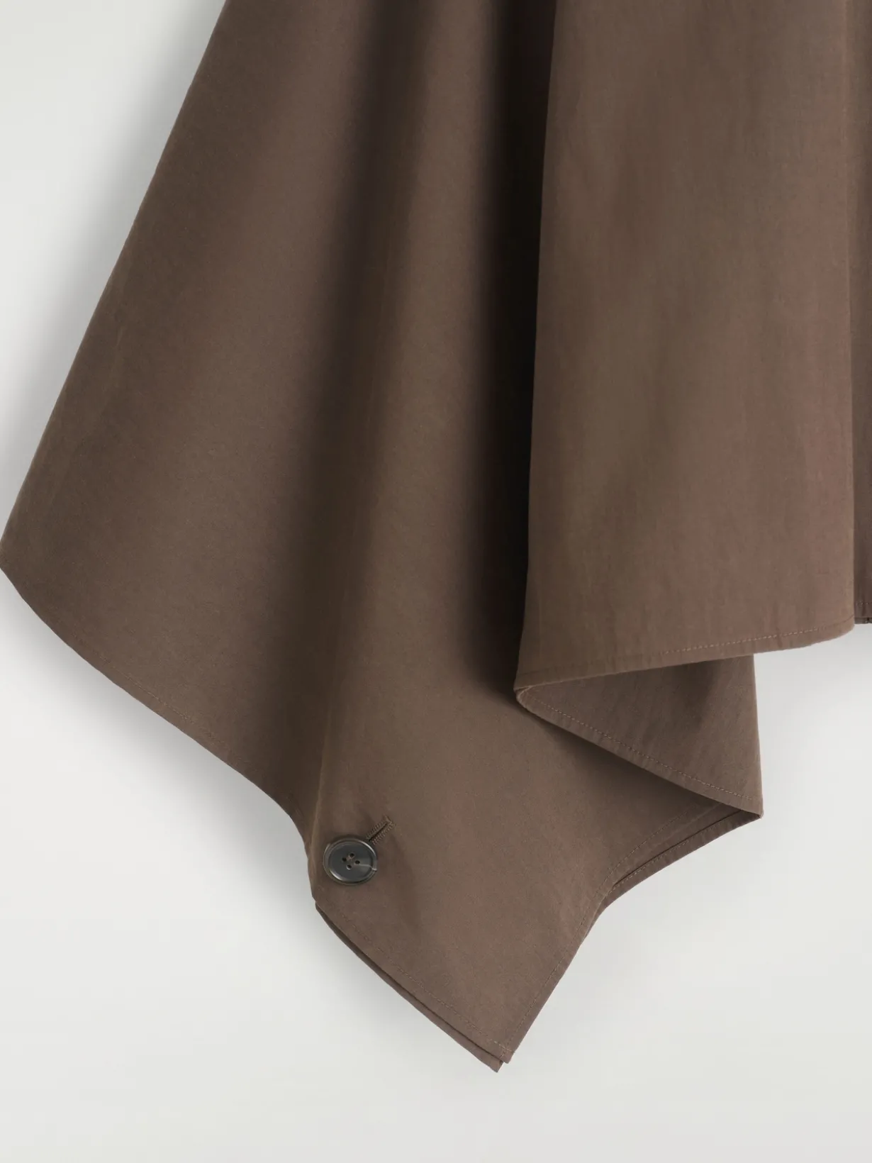 VERKÜRZTES CAPE IM TRENCHCOAT-STIL