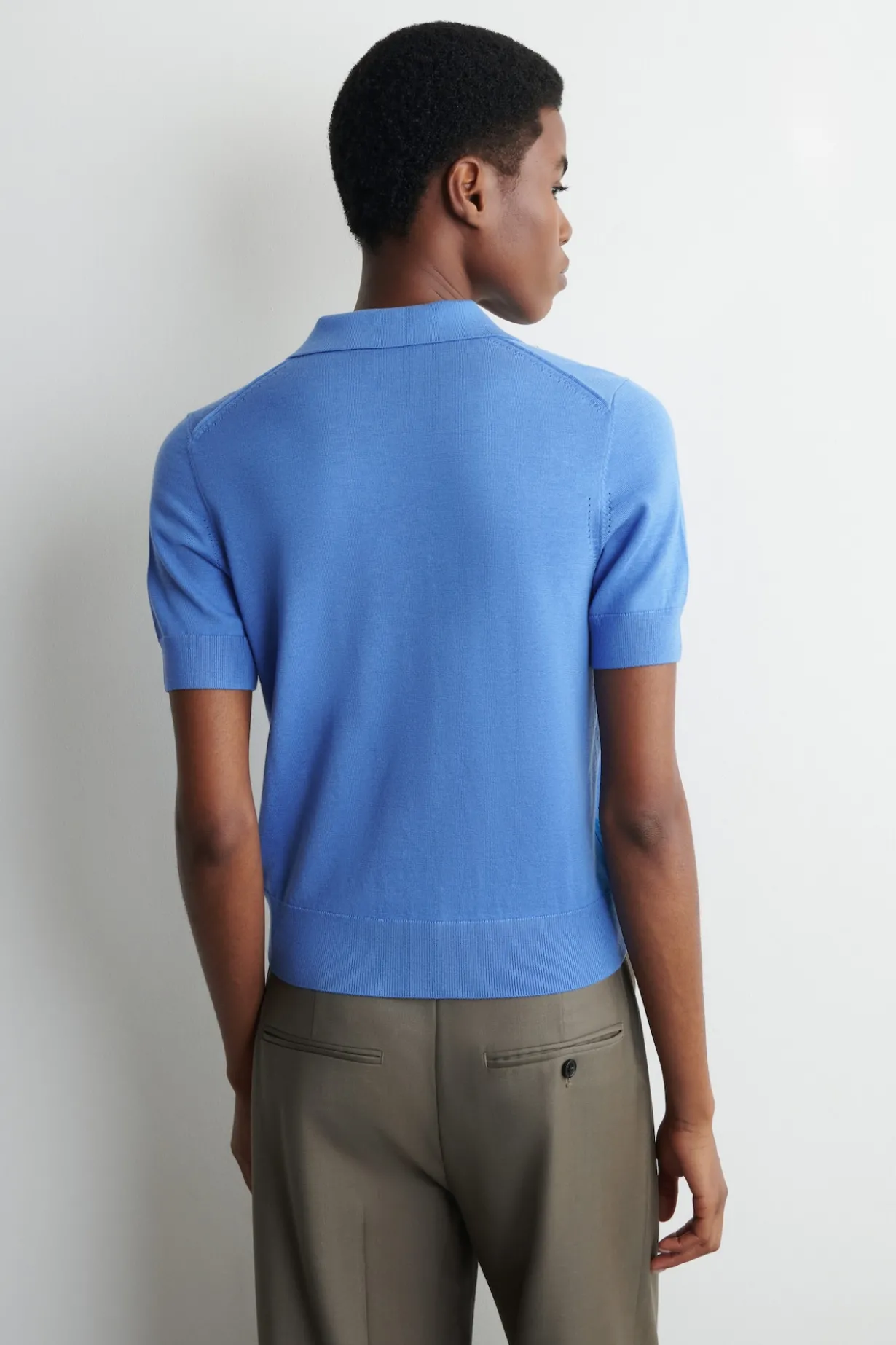 VERKÜRZTES POLOSHIRT AUS WOLL-MIX