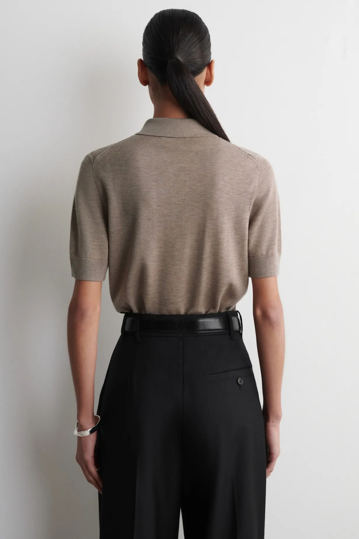 VERKÜRZTES POLOSHIRT AUS WOLL-MIX