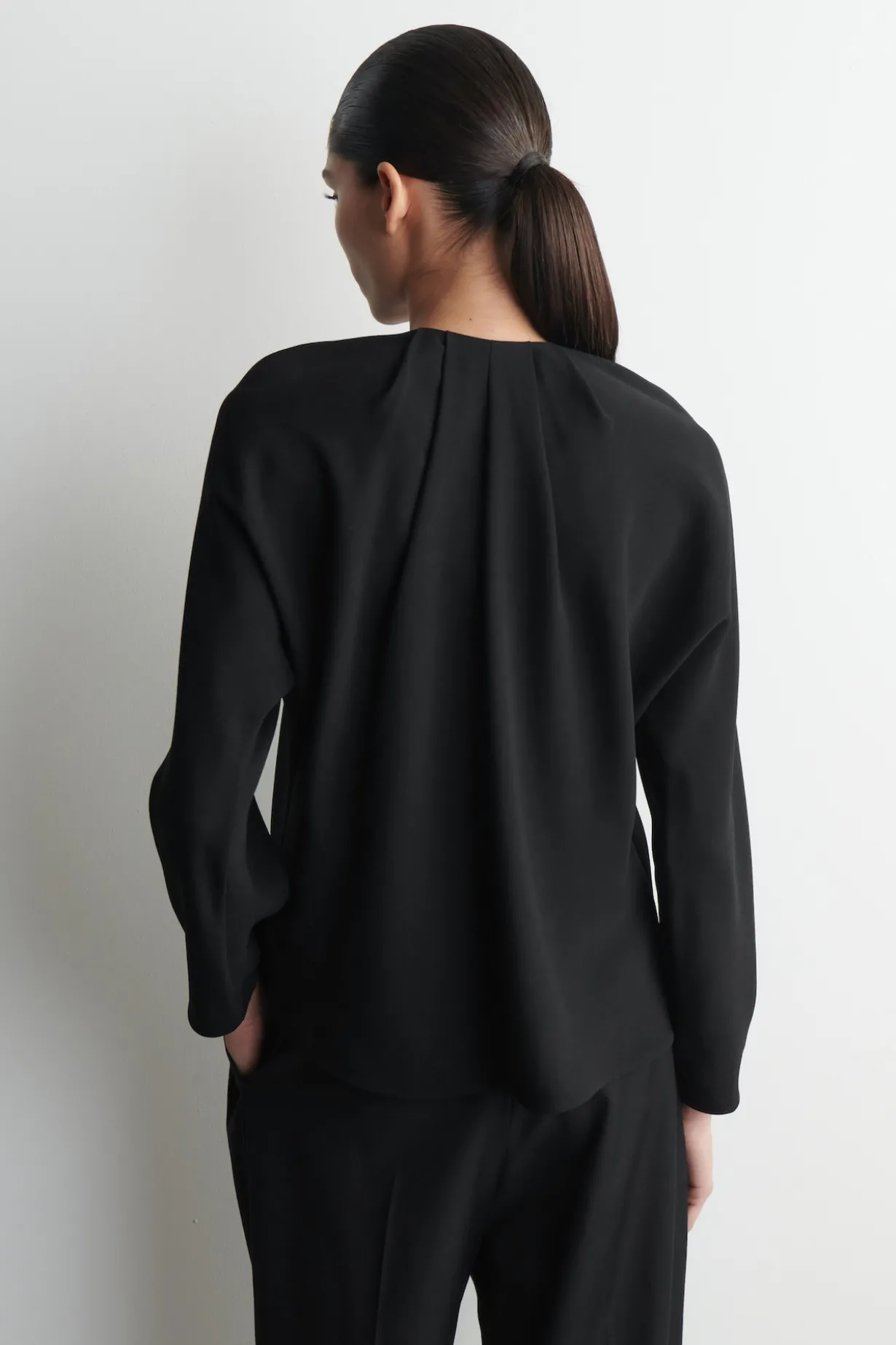 VOLUMINÖSE BLUSE MIT FALTEN