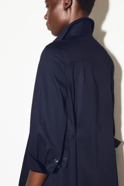 VOLUMINÖSES HEMDKLEID IN MAXILÄNGE