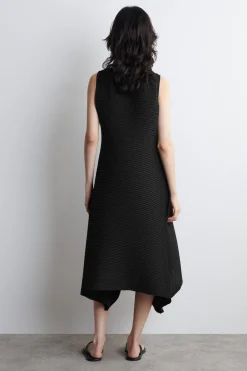 VOLUMINÖSES MIDIKLEID MIT FALTEN