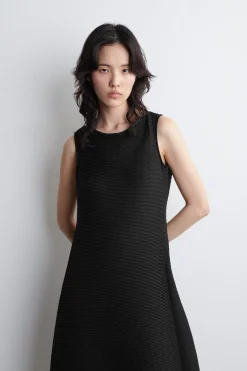 VOLUMINÖSES MIDIKLEID MIT FALTEN