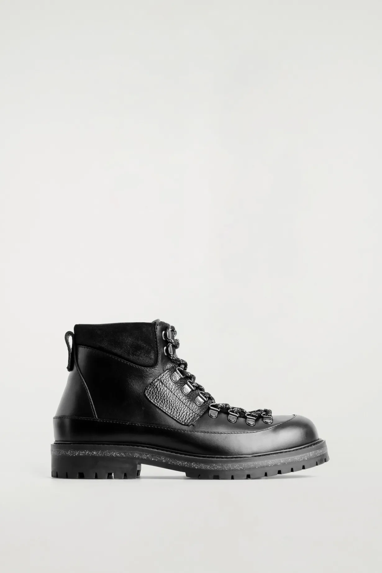 WANDERSTIEFEL AUS LEDER