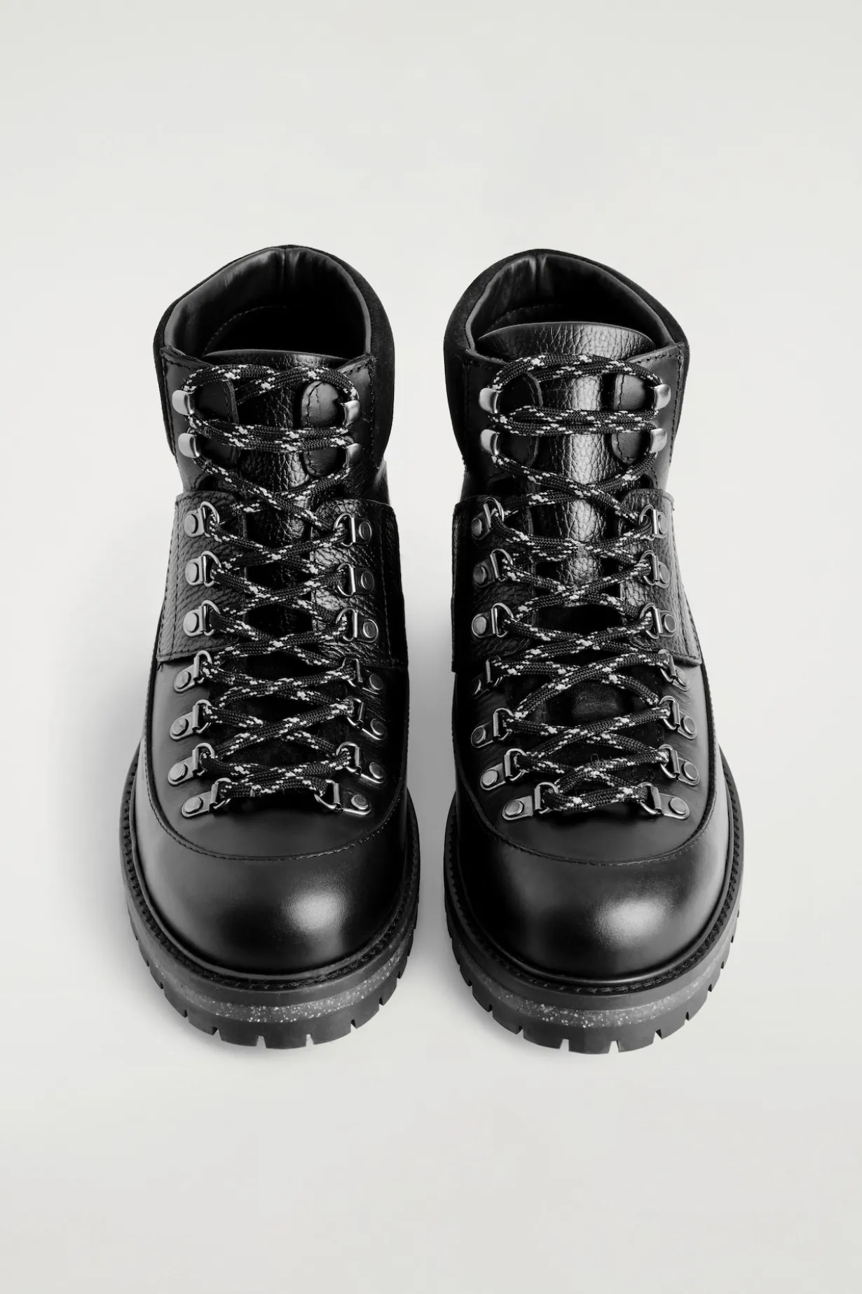 WANDERSTIEFEL AUS LEDER