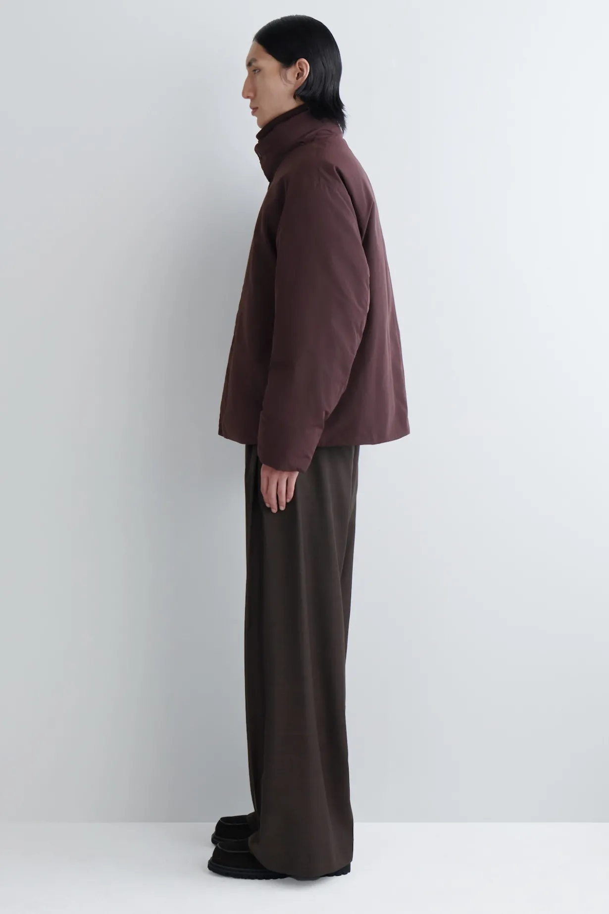 WATTIERTE DAUNENJACKE MIT TRICHTERKRAGEN