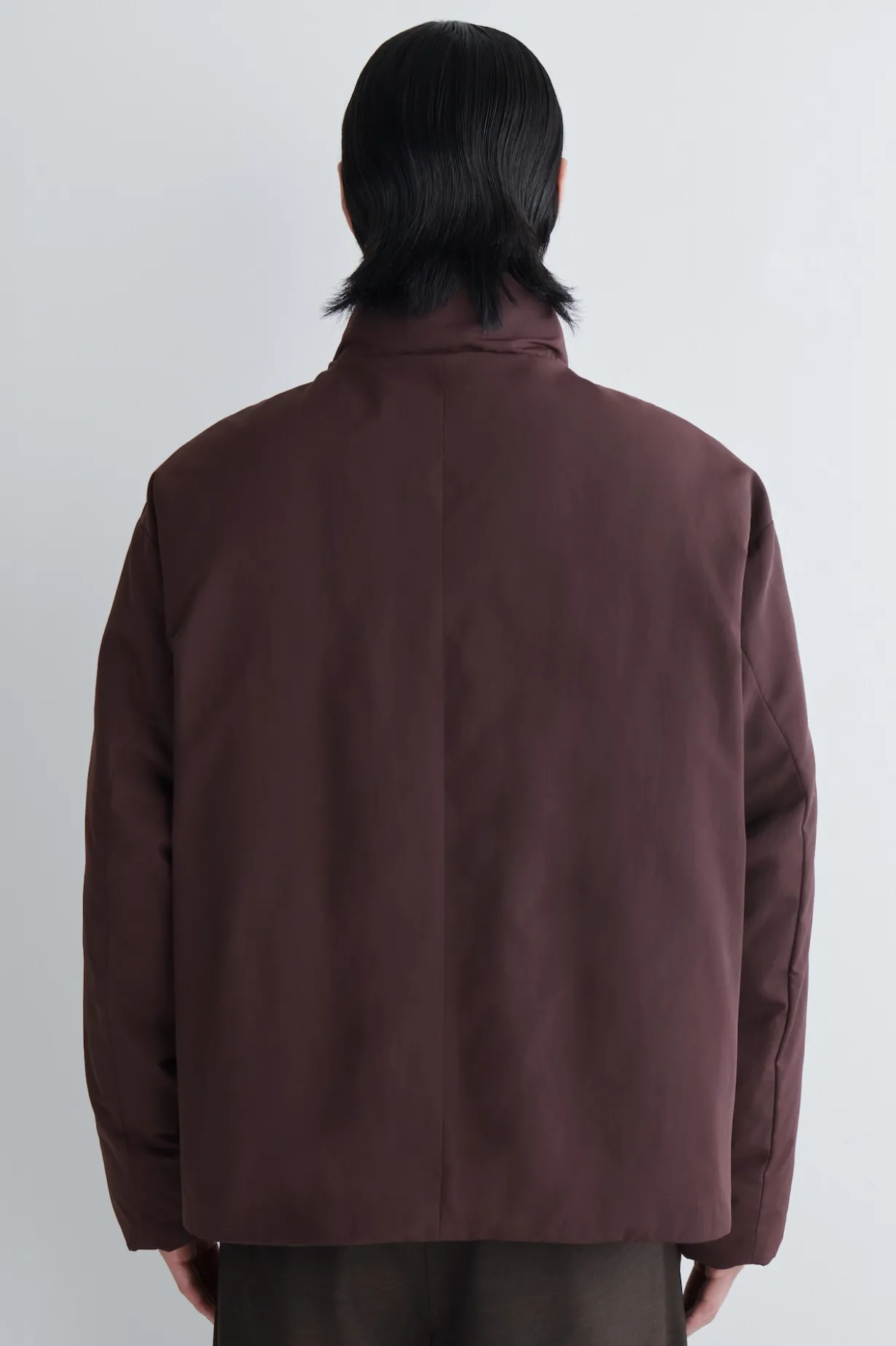 WATTIERTE DAUNENJACKE MIT TRICHTERKRAGEN