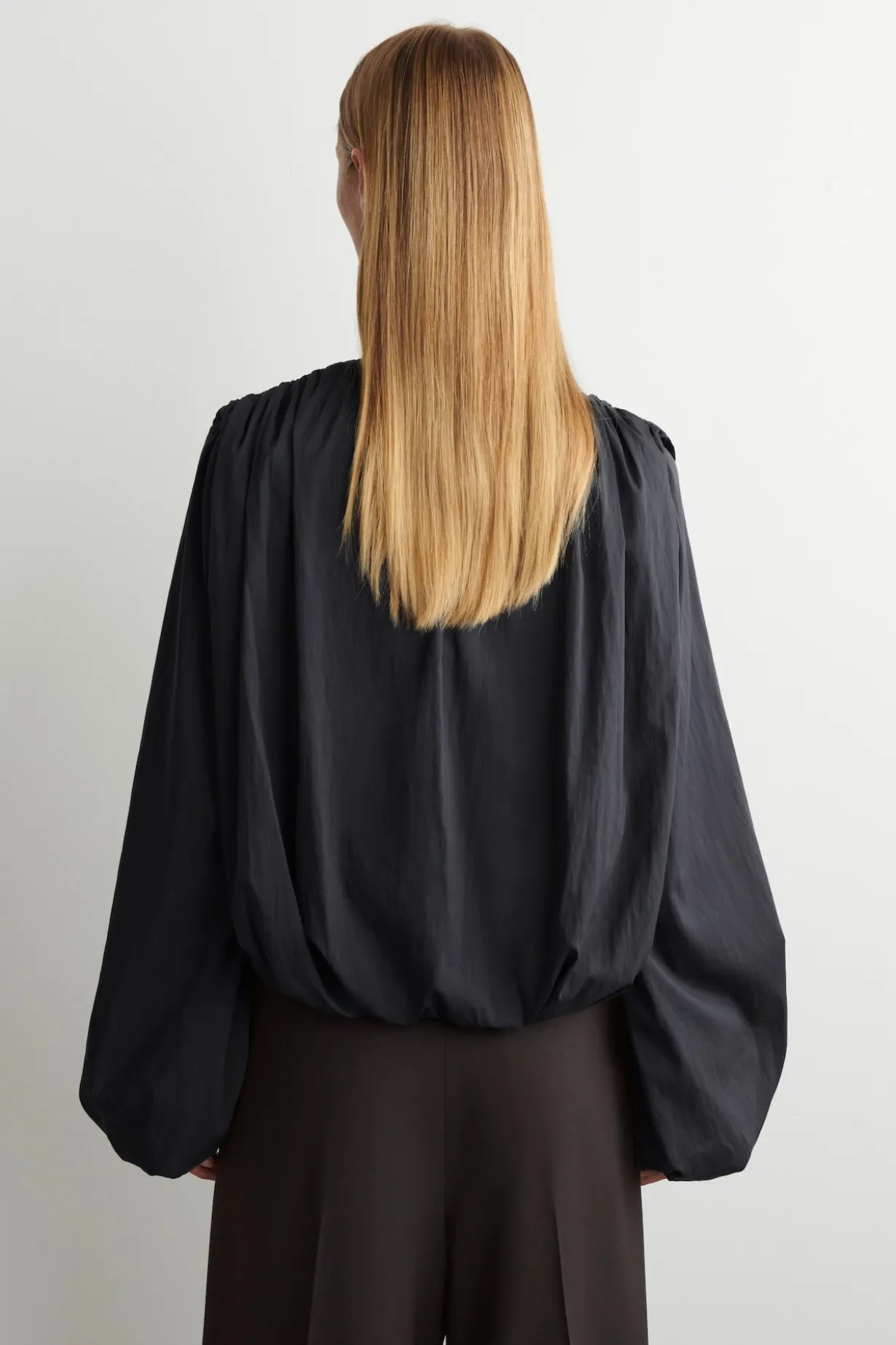 WICKELBLUSE MIT RAFFUNGEN