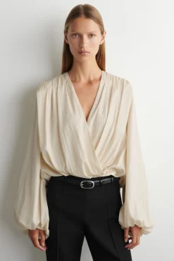WICKELBLUSE MIT RAFFUNGEN