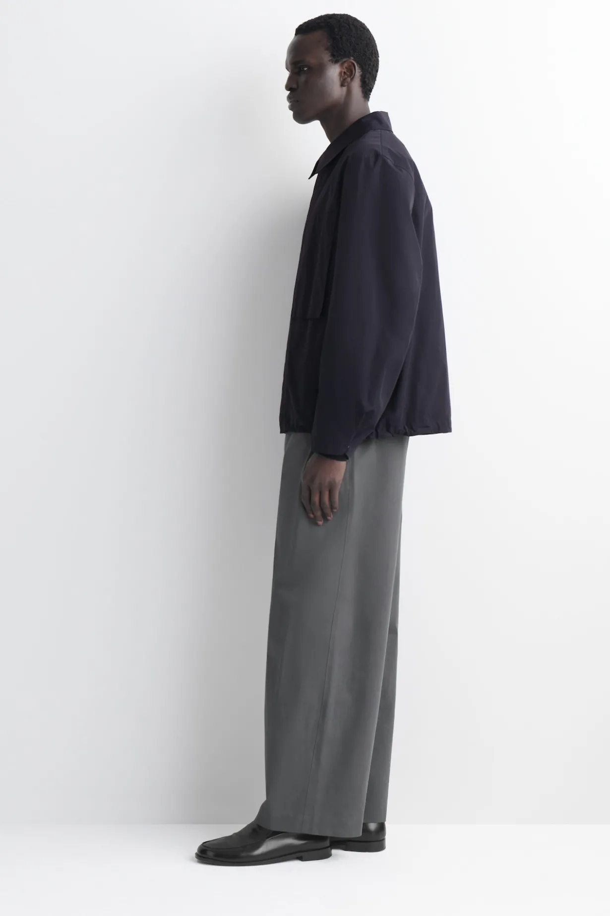 WINDJACKE MIT KAPUZE