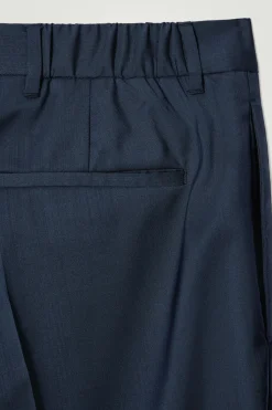 WOLLHOSE MIT GERADEM BEIN