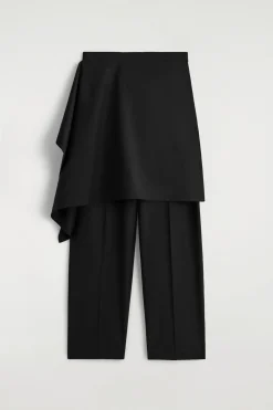 WOLLHOSE MIT ROCK
