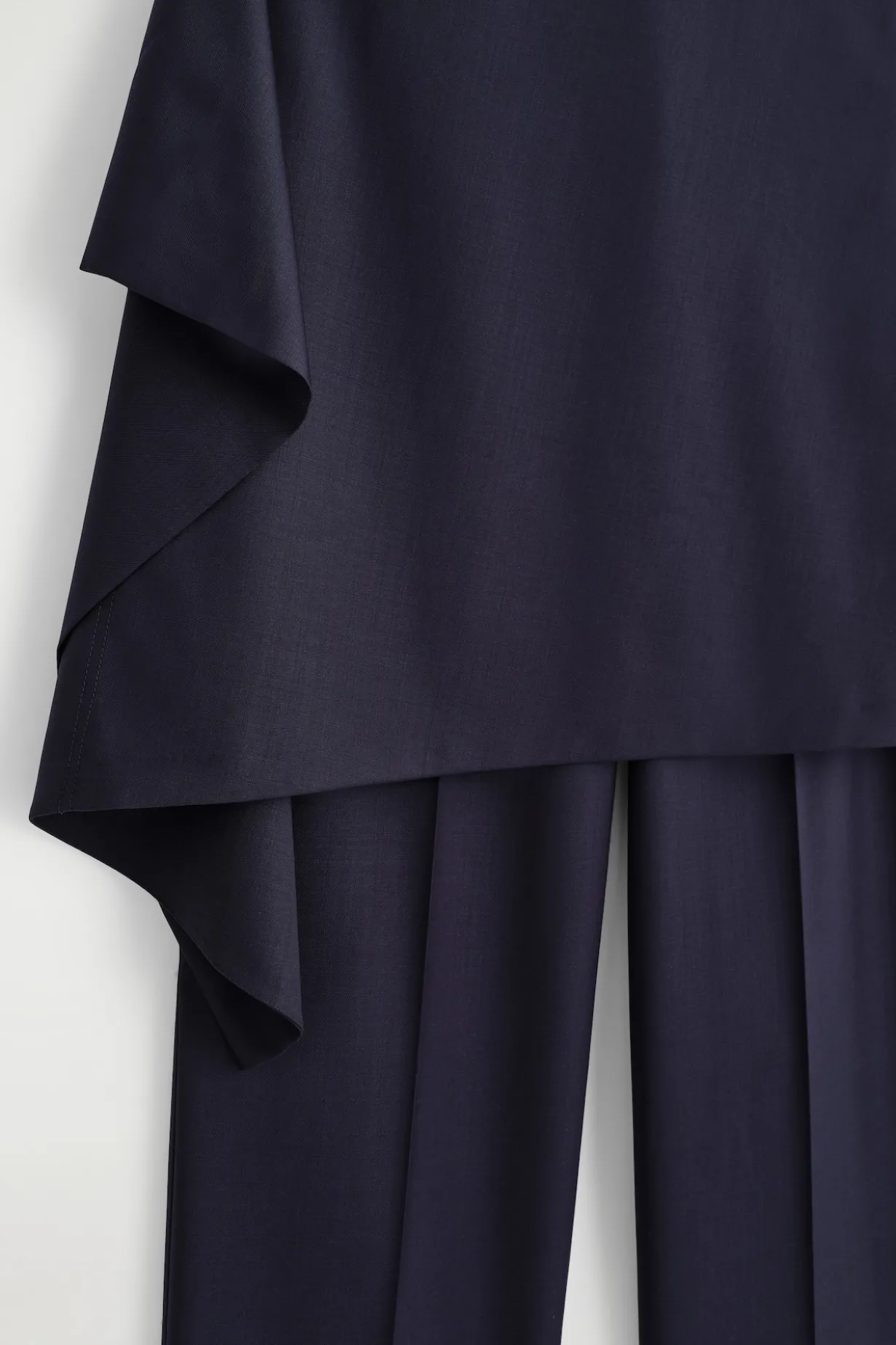 WOLLHOSE MIT ROCK
