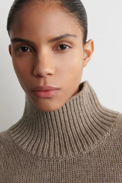 WOLLPULLOVER MIT ROLLKRAGEN