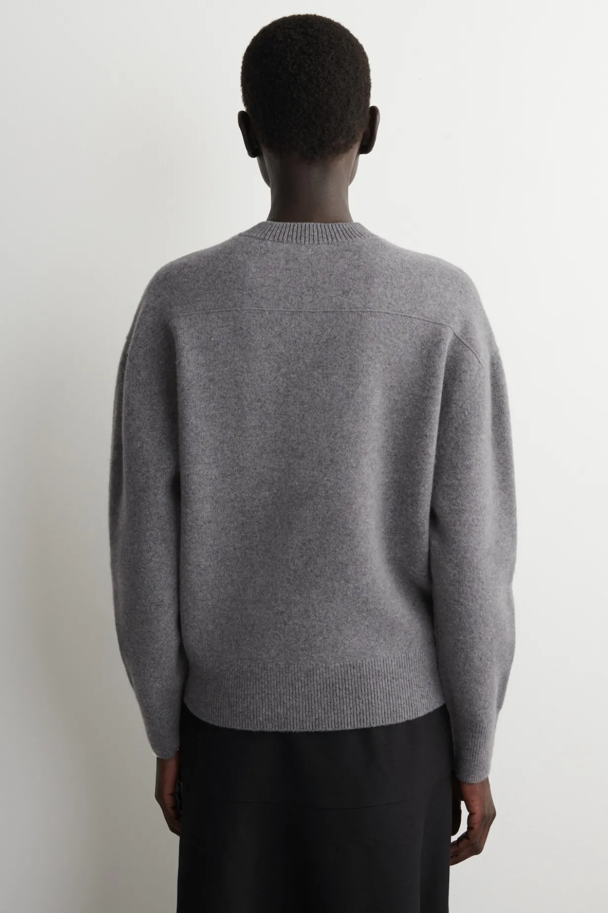 WOLLPULLOVER MIT V-AUSSCHNITT