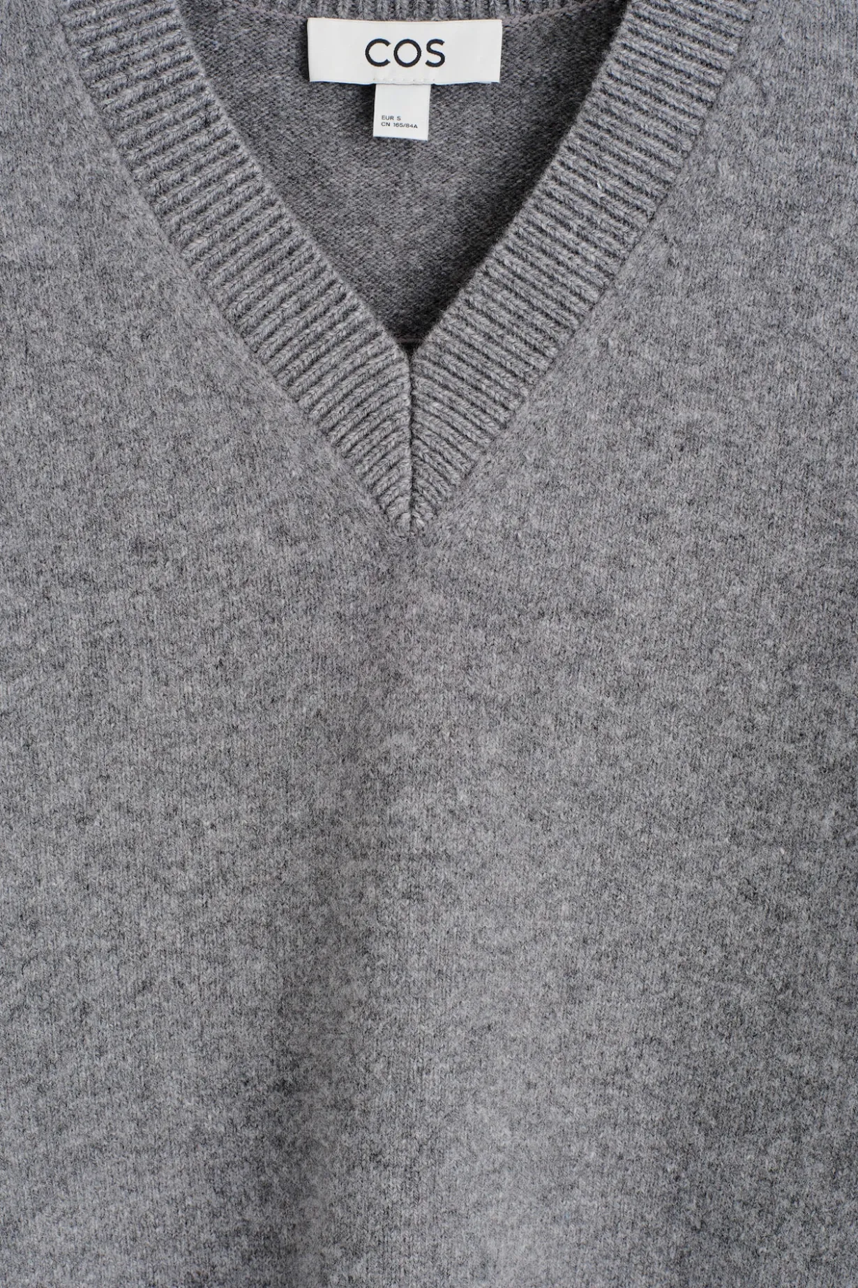 WOLLPULLOVER MIT V-AUSSCHNITT