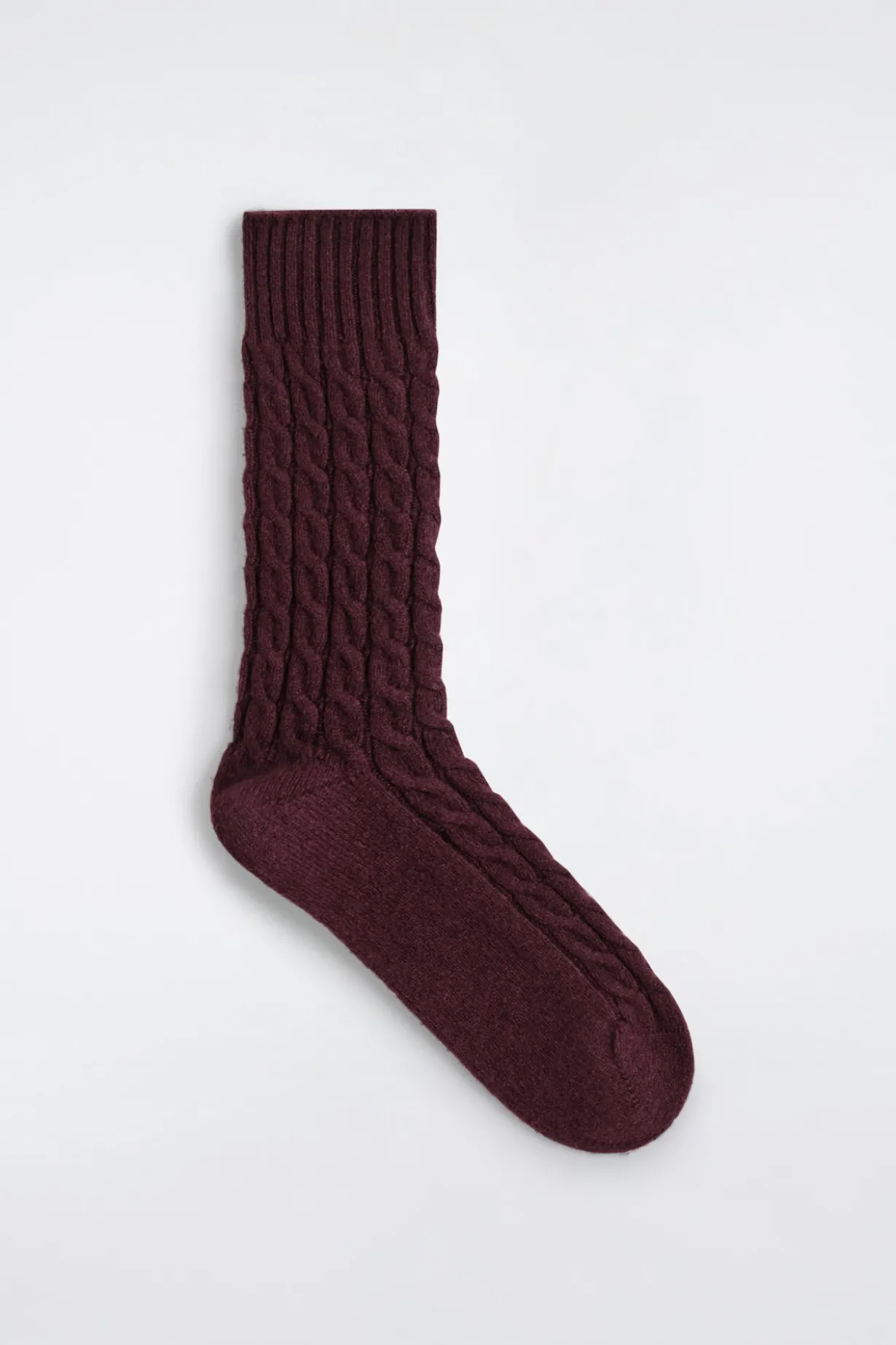 WOLLSOCKEN MIT ZOPFSTRICKMUSTER