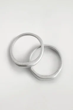 ZWEIERPACK GEHÄMMERTE RINGE
