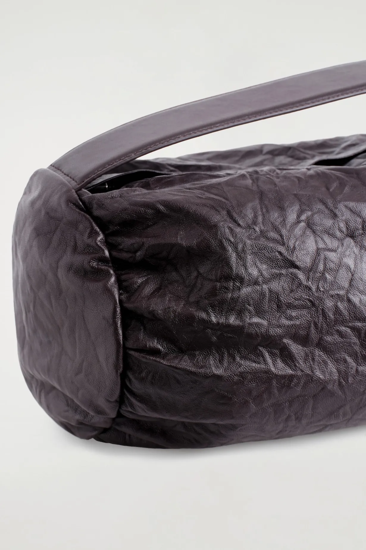 ZYLINDER-CLUTCH - STRUKTURIERTES LEDER